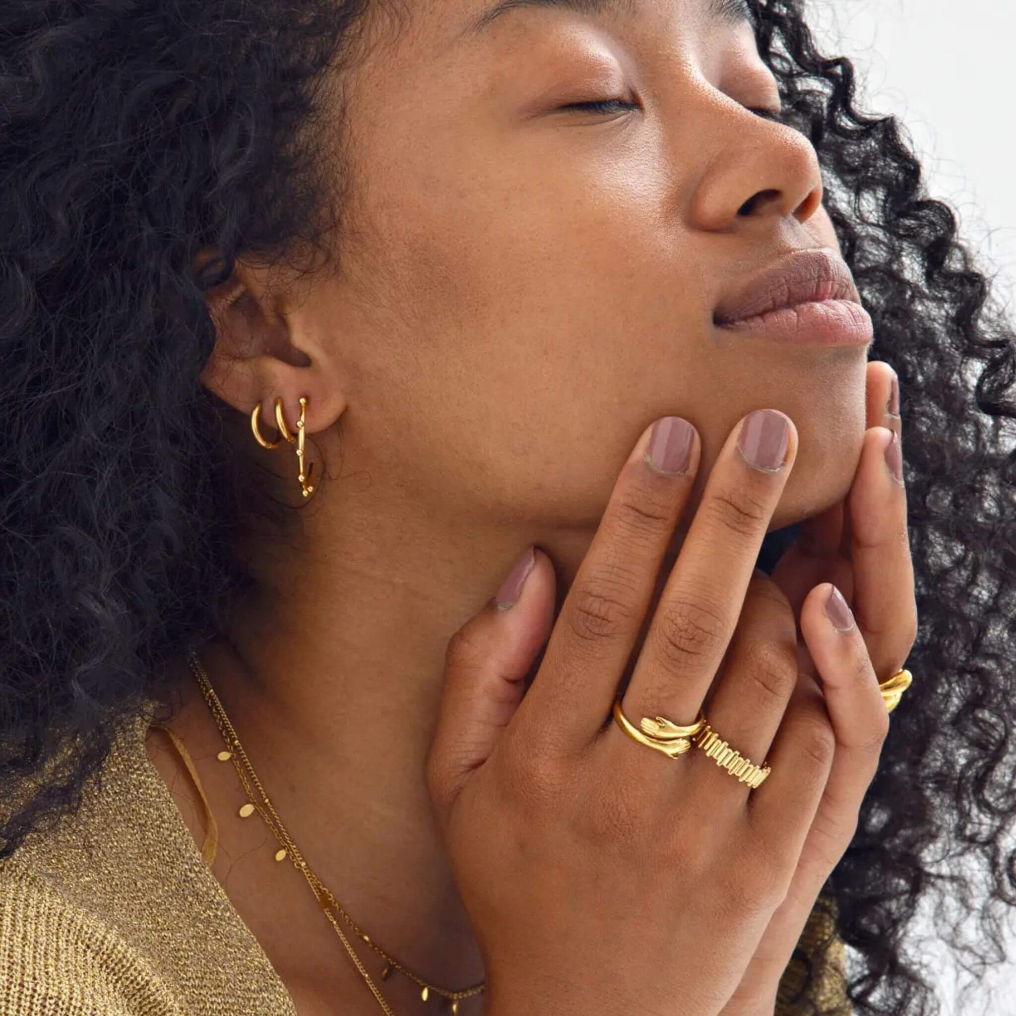 Hug Ring By Olivia - Gold