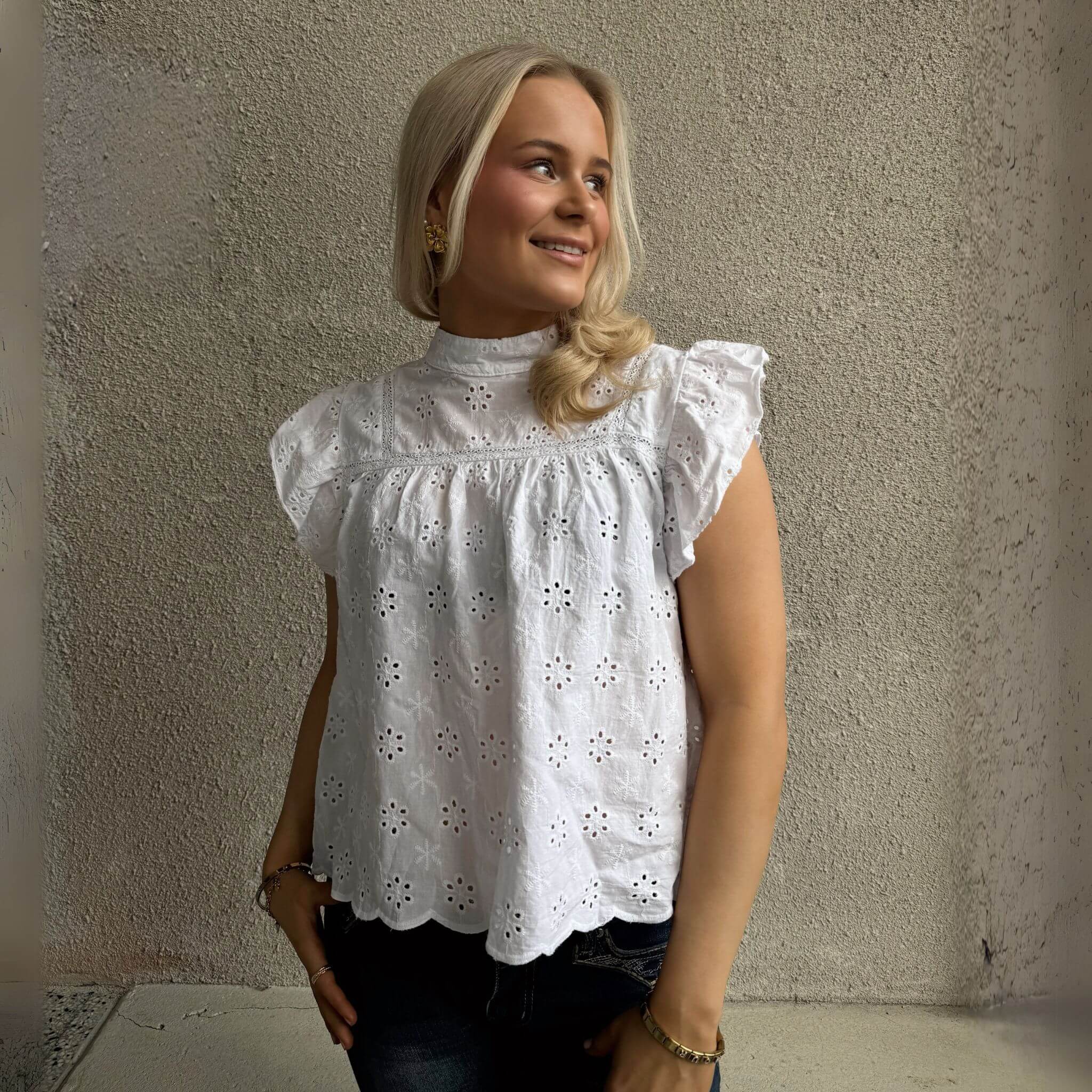 Alva top By Olivia - White