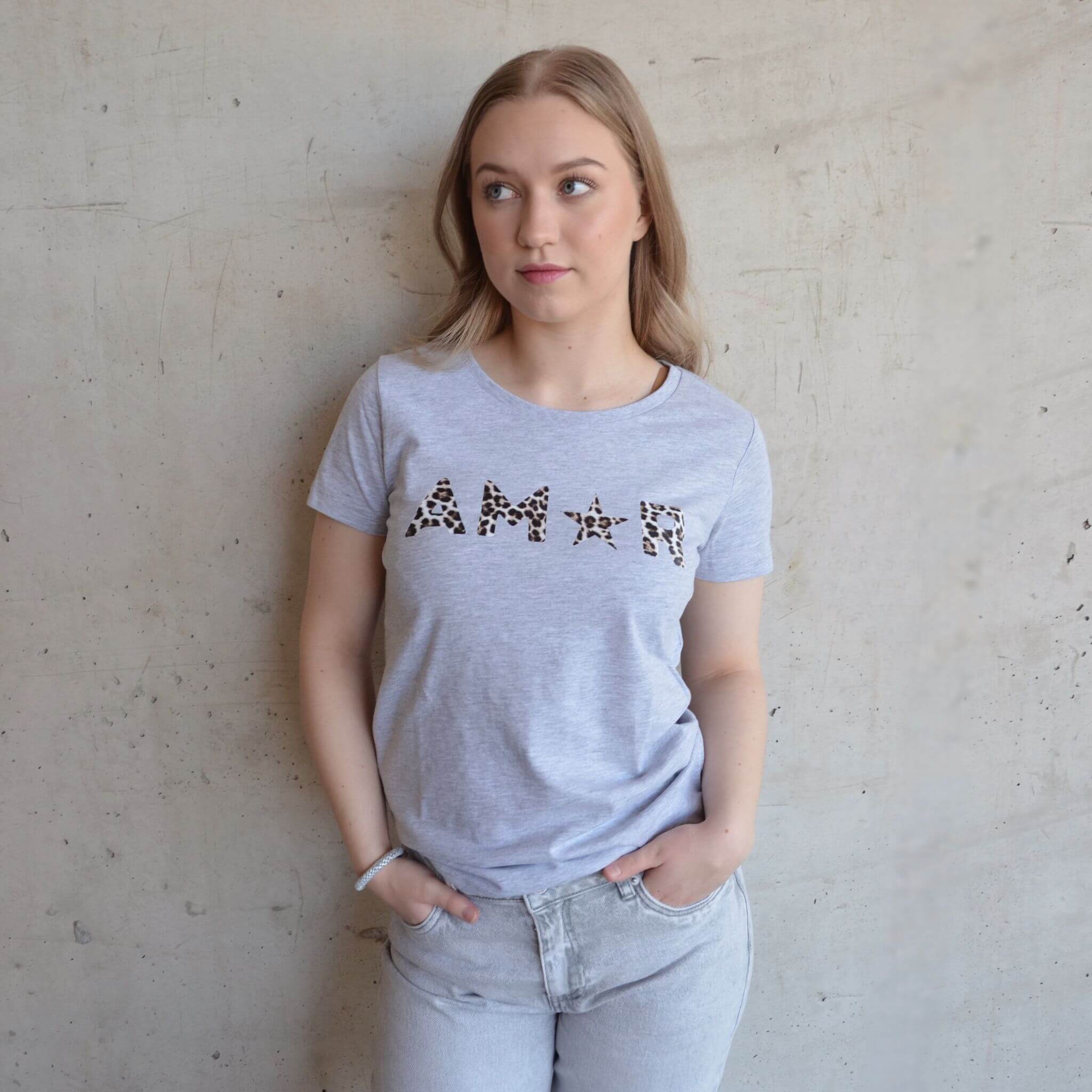 Amor T-shirt By Olivia