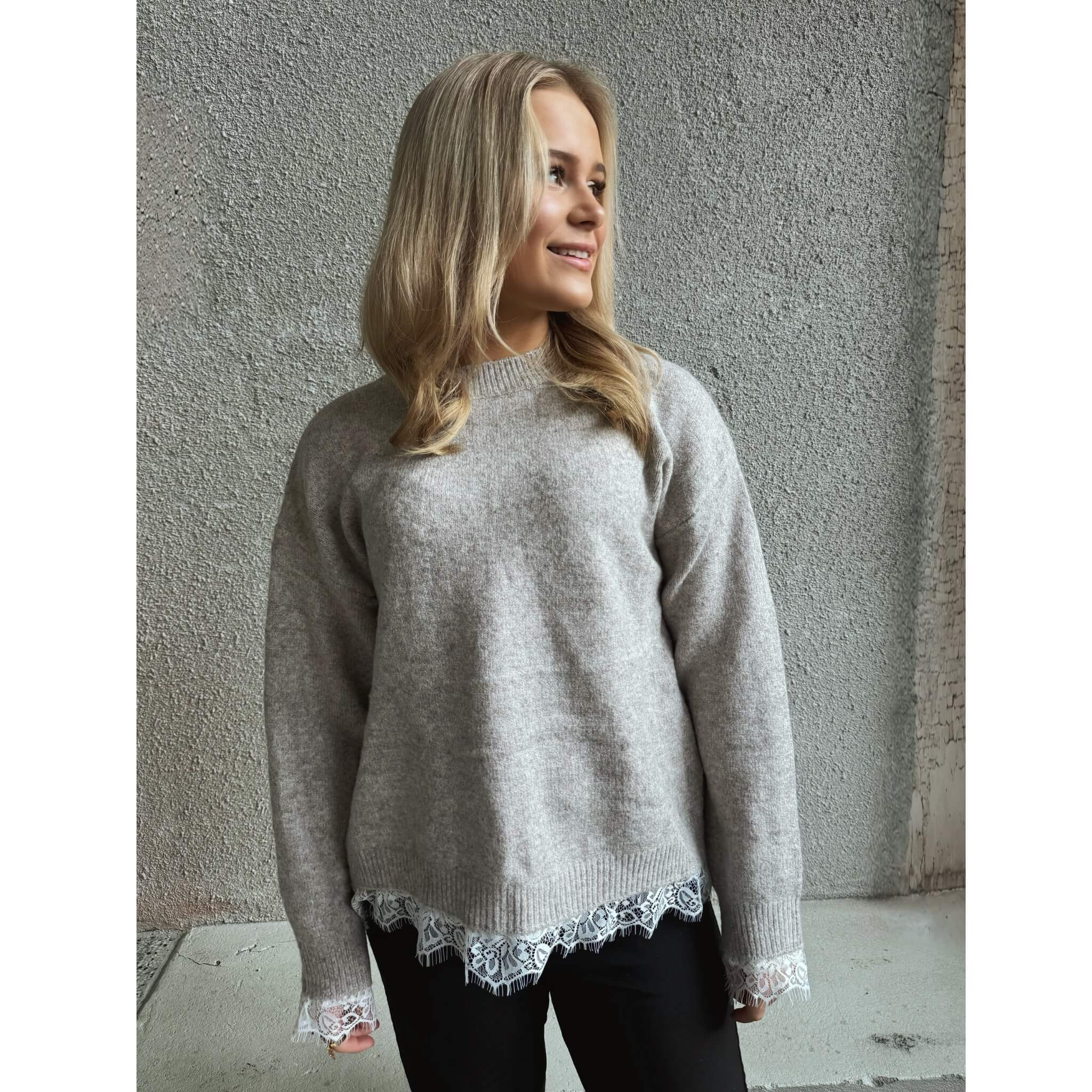 Ellen sweater By Olivia