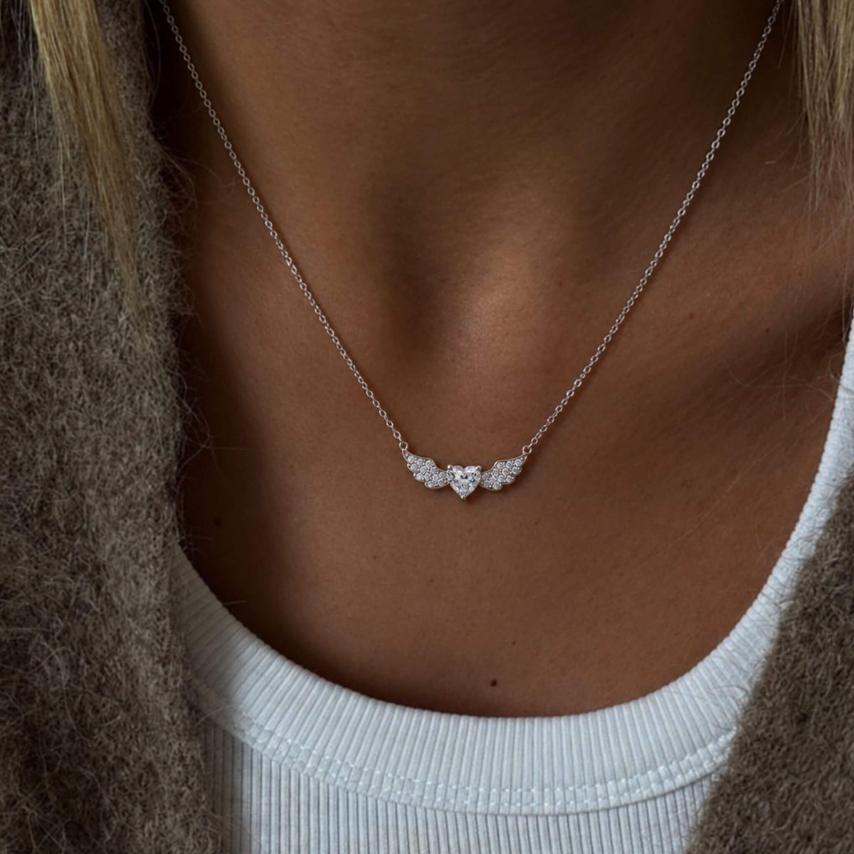 Elysia necklace By Olivia