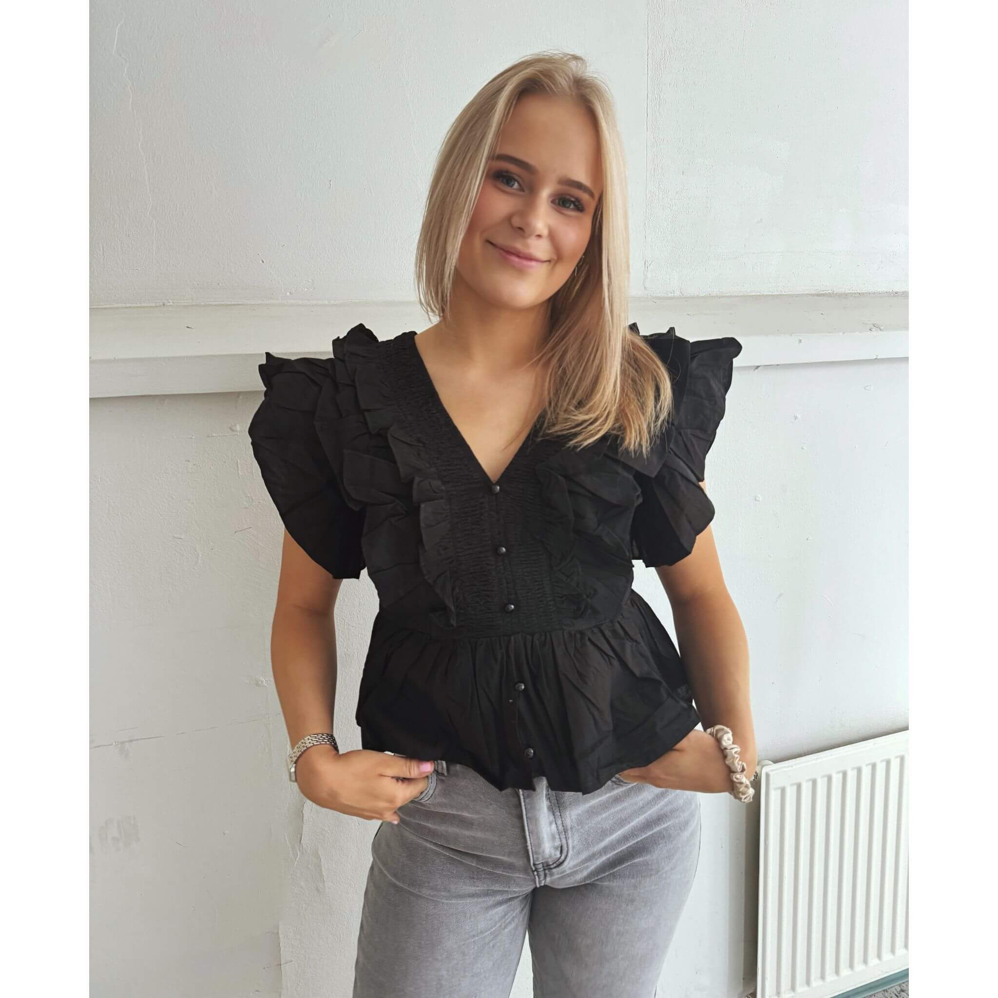 Felicia top By Olivia