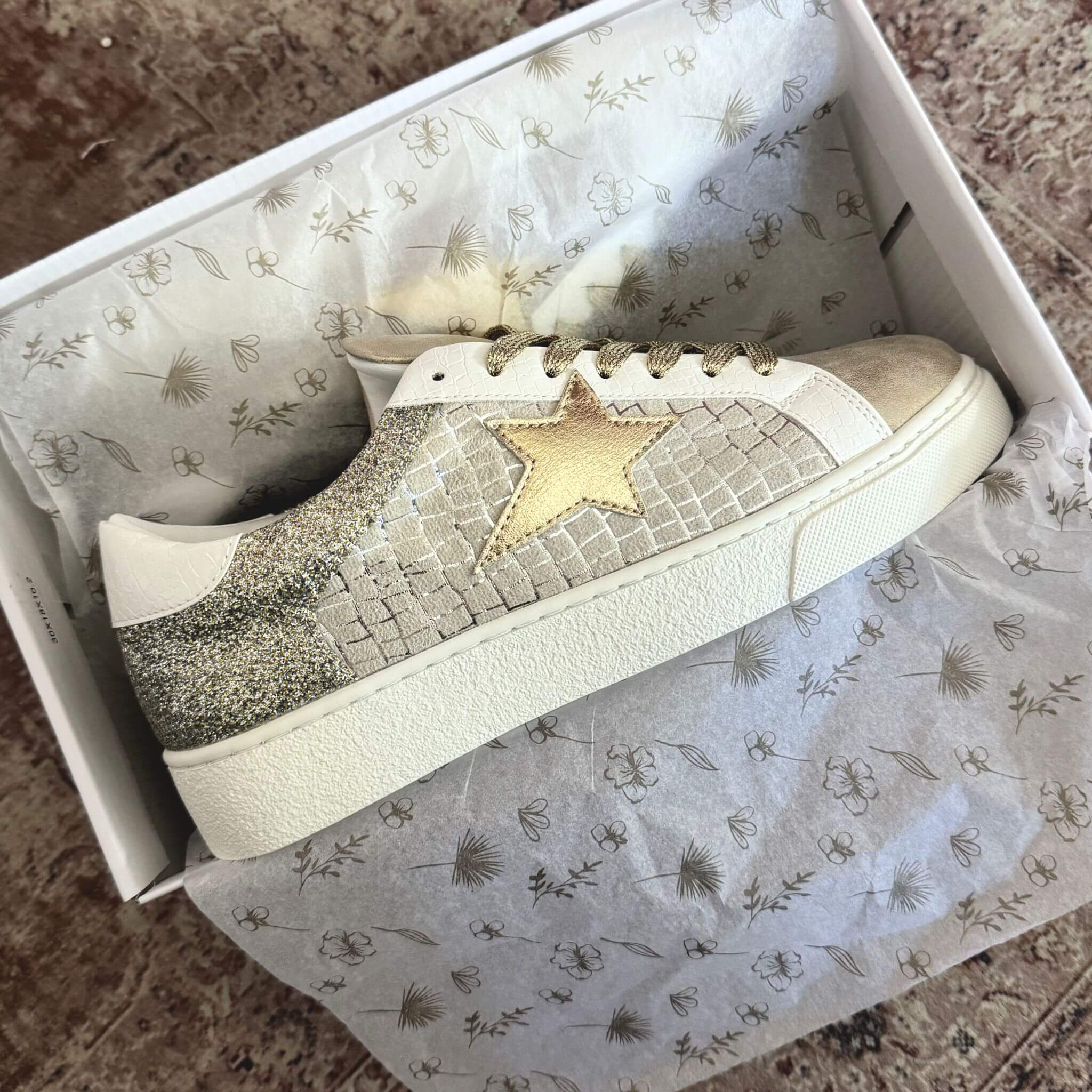 Golden Star sneakers By Olivia