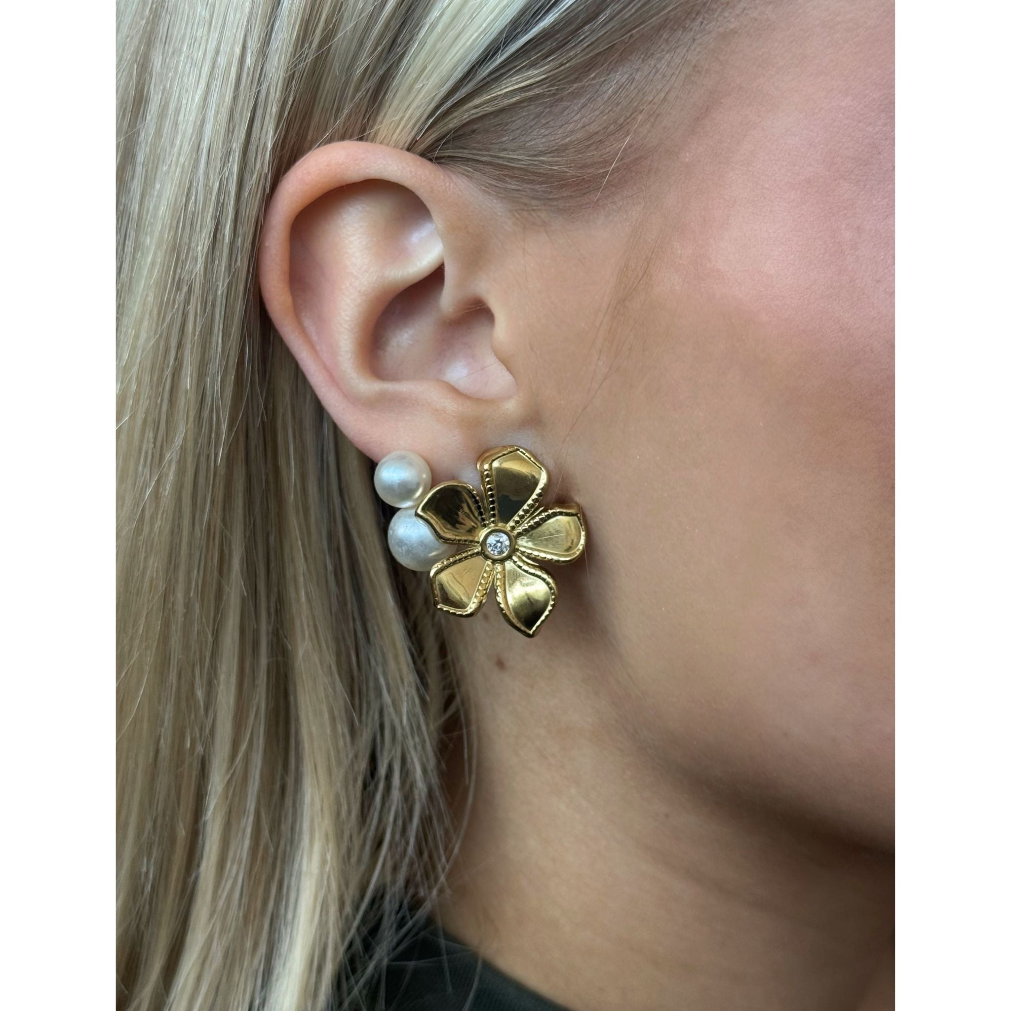 Jasmina earrings By Olivia