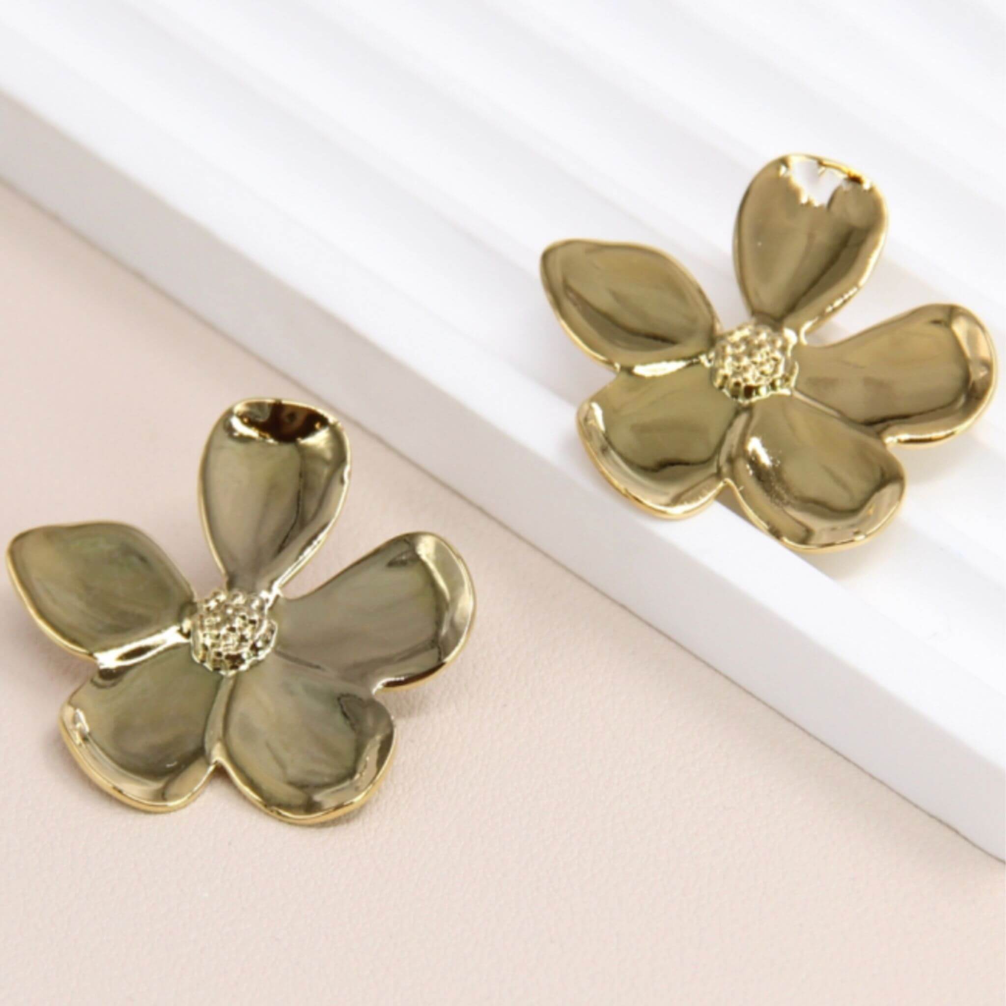 Lea Earrings By Olivia