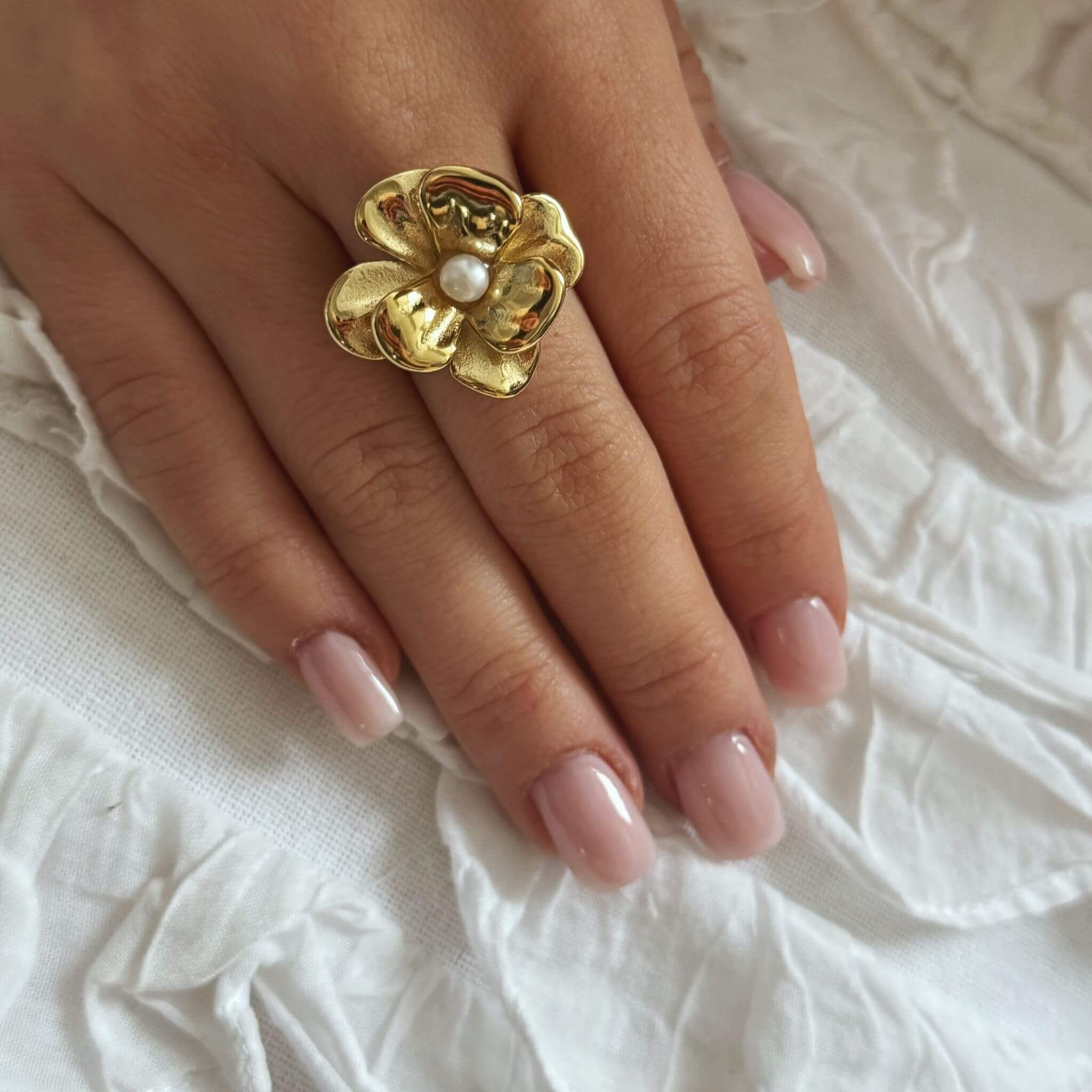 Lilje Ring By Olivia