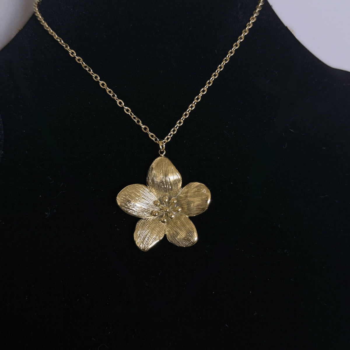 Lily Necklace By Olivia