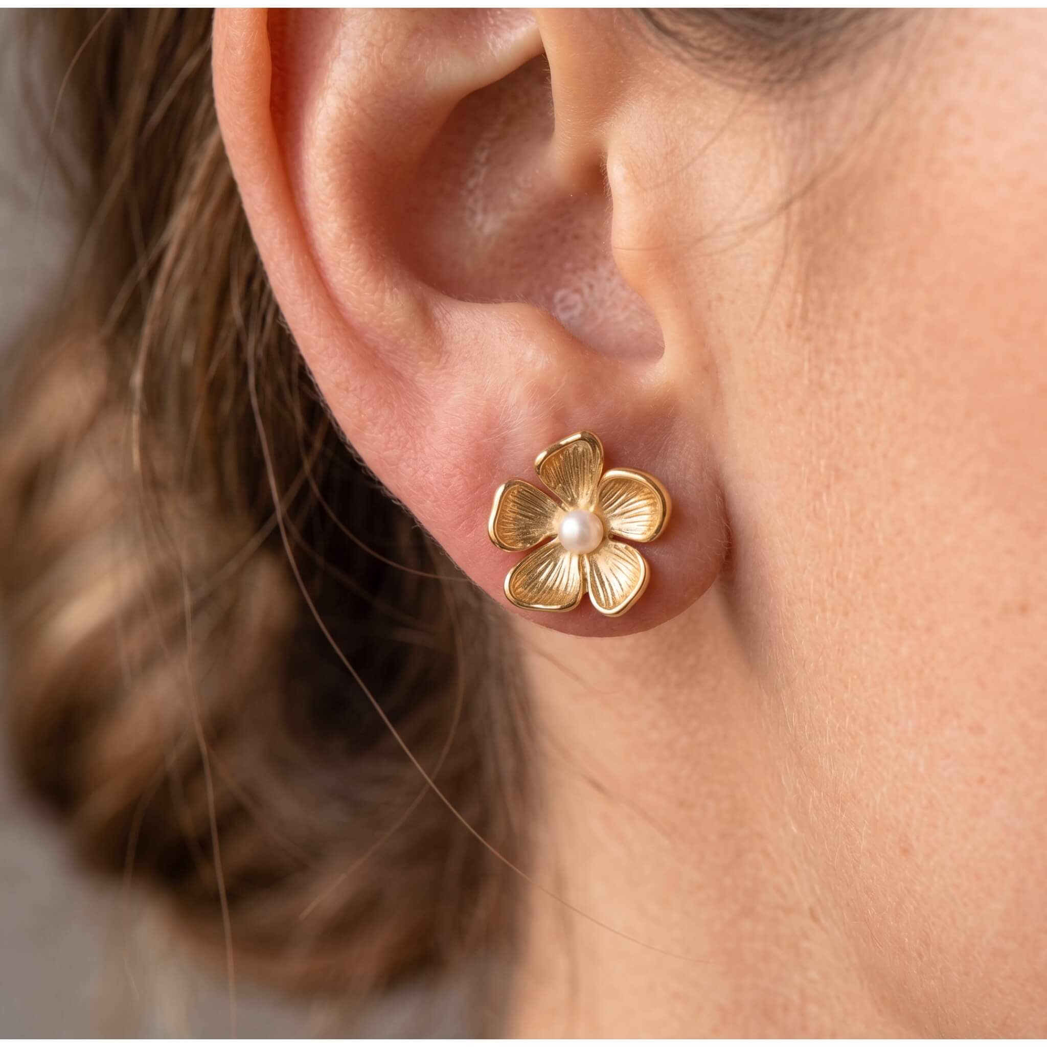 Nora Earrings By Olivia