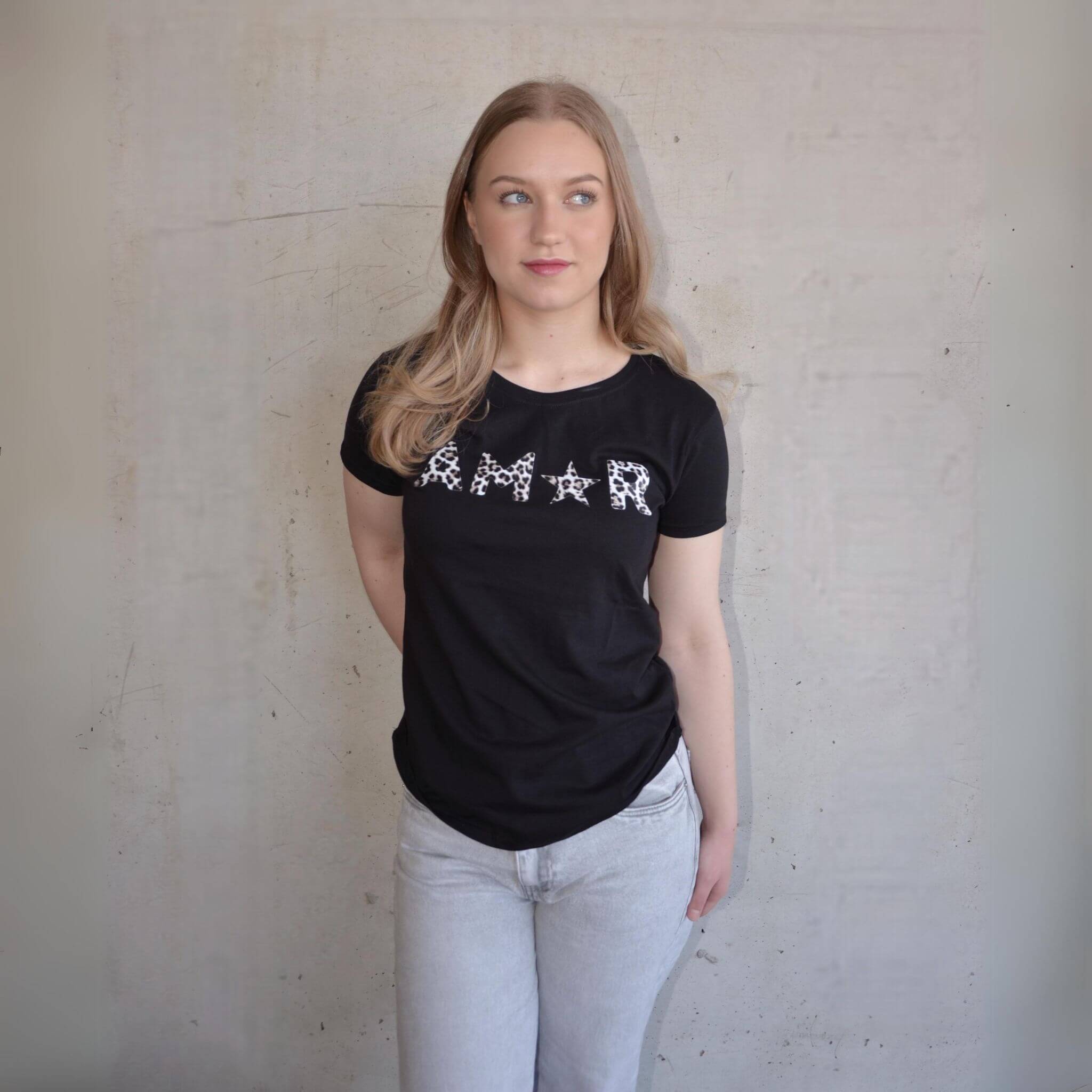 Amor T-shirt By Olivia