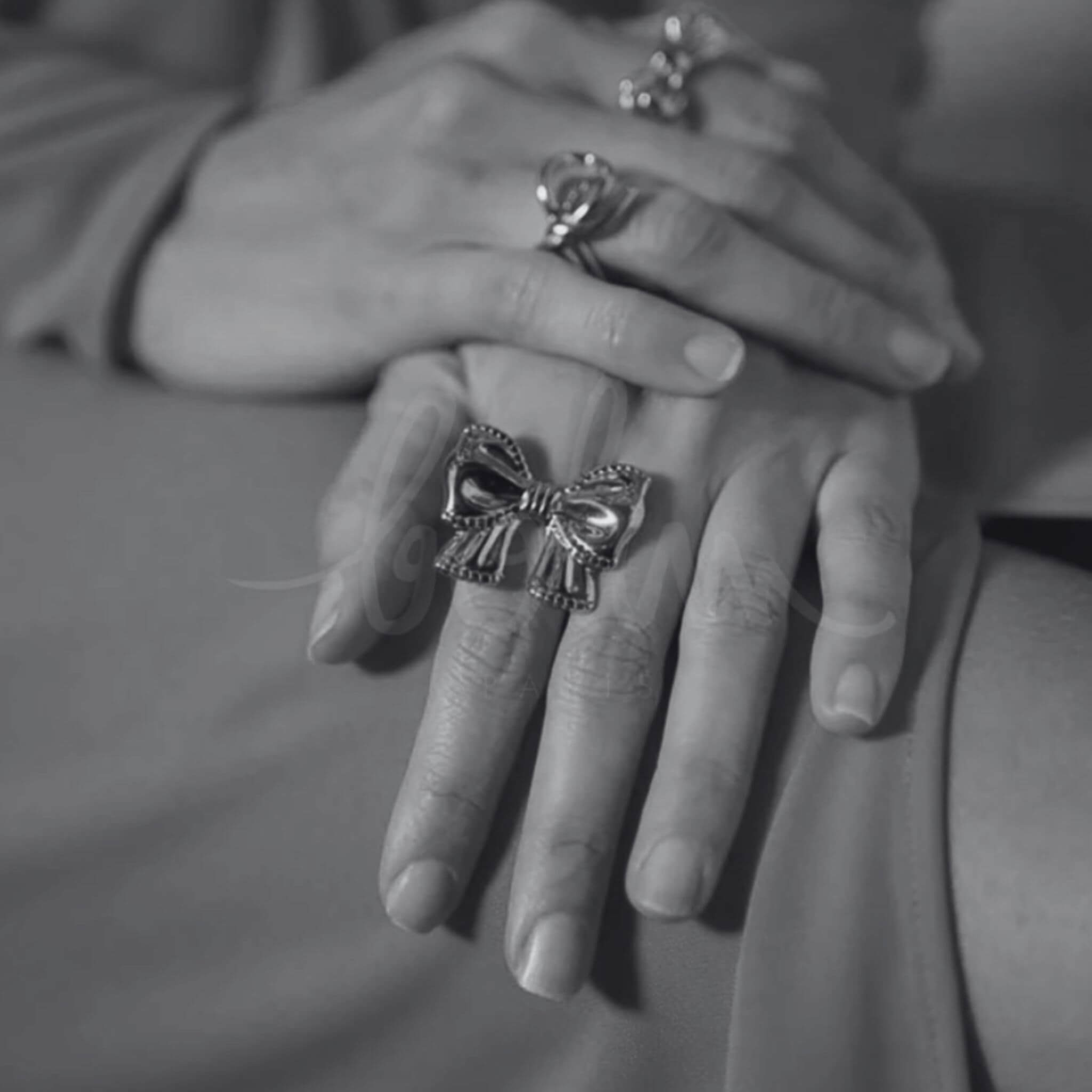Bow ring By Olivia