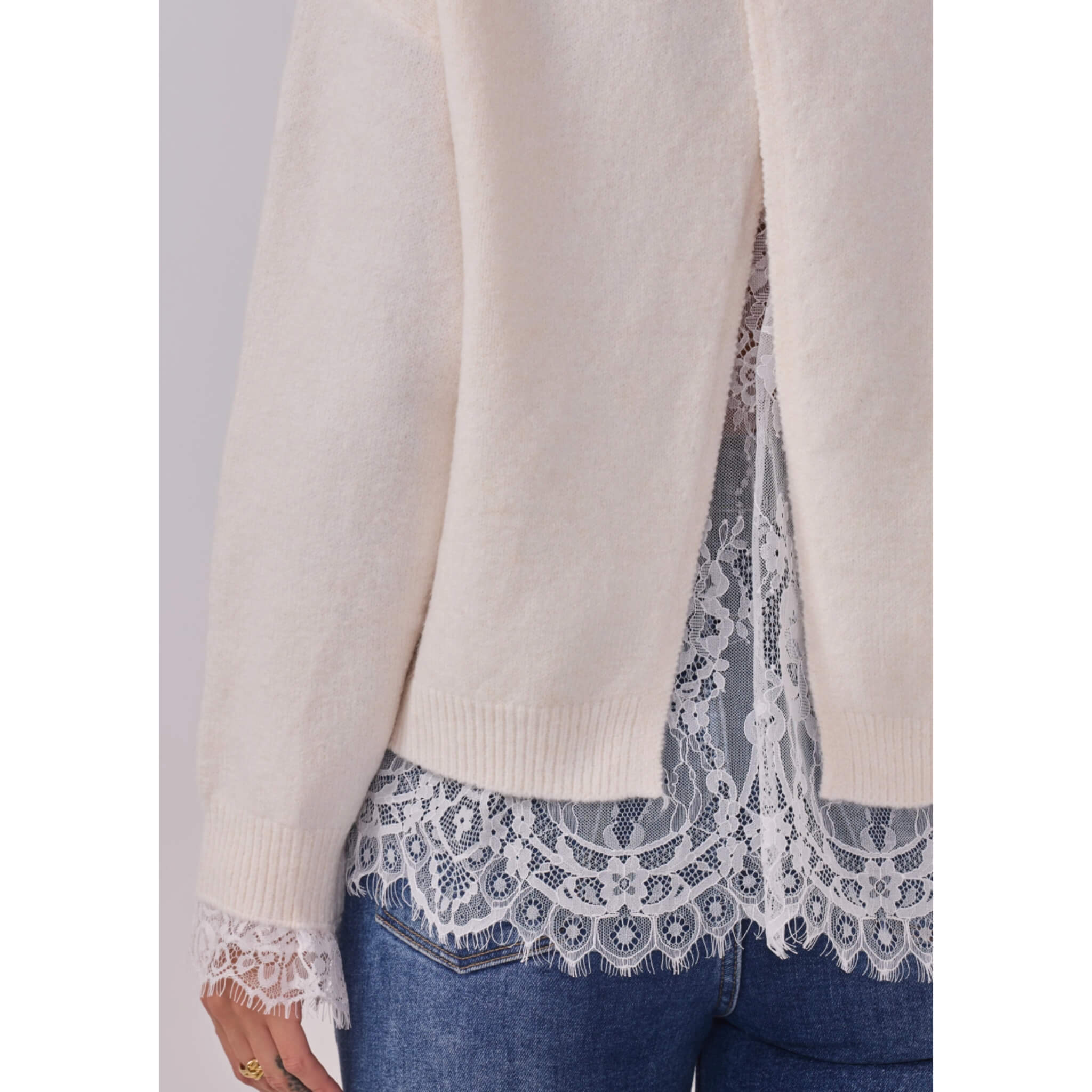 Ellen sweater By Olivia