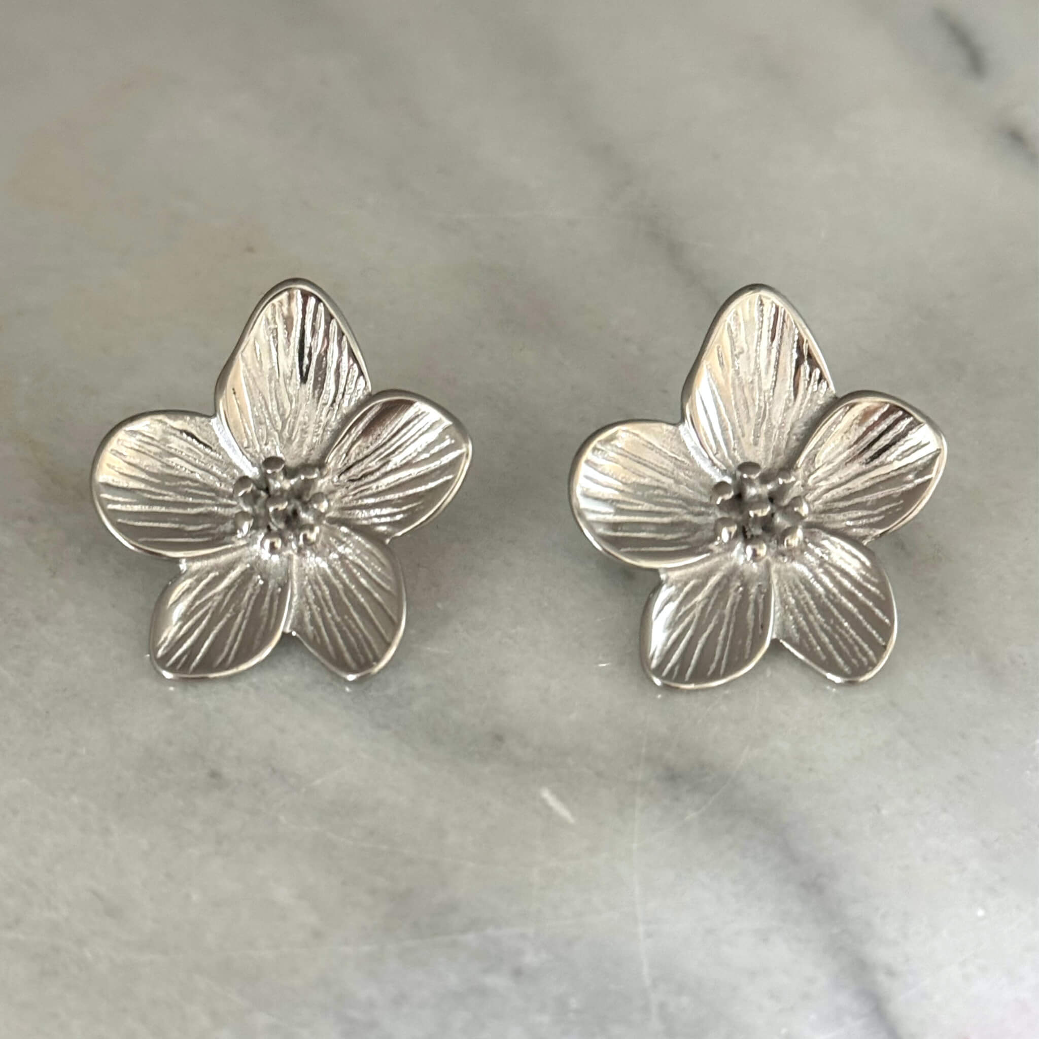 Lily earrings