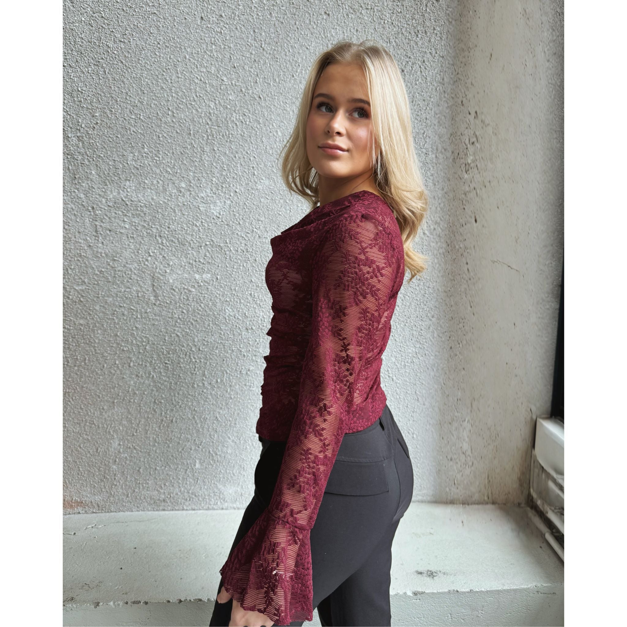 Alexandra top By Olivia