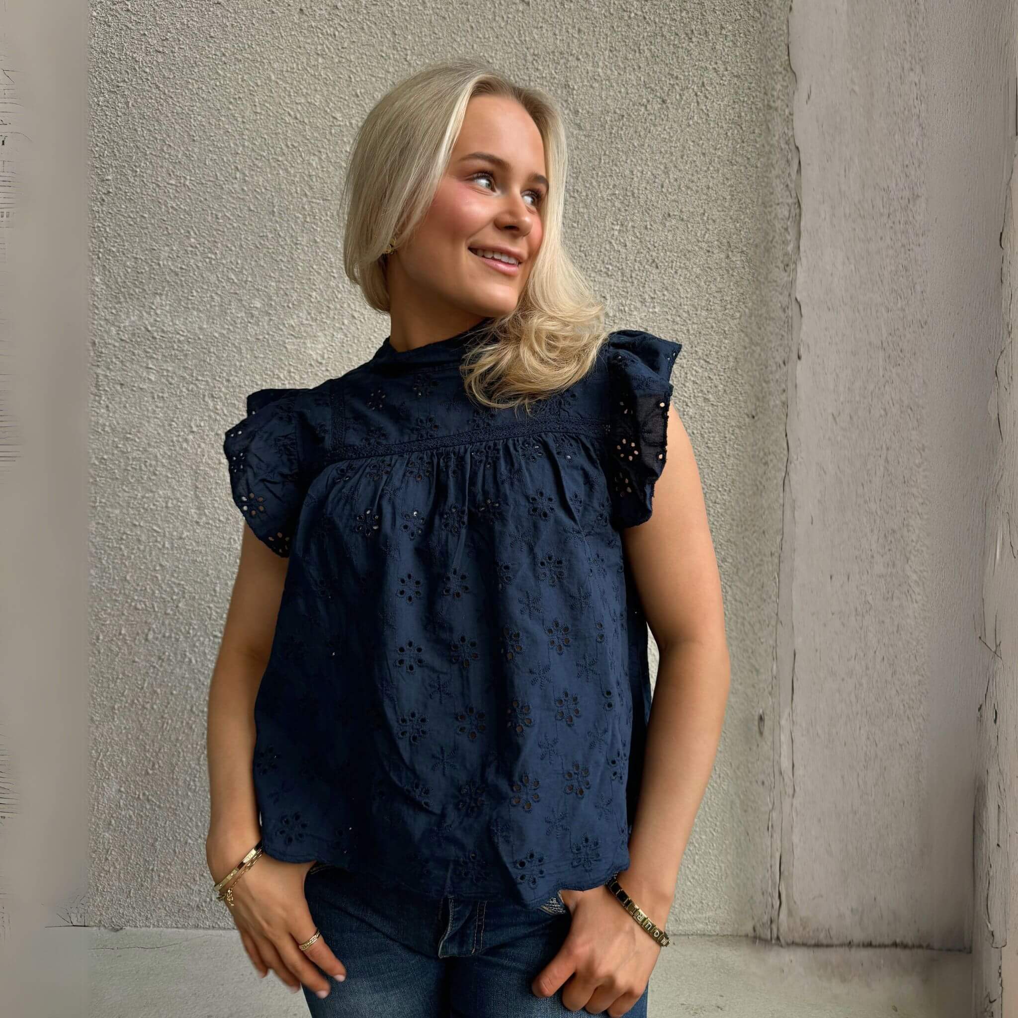 Alva top By Olivia - Navy