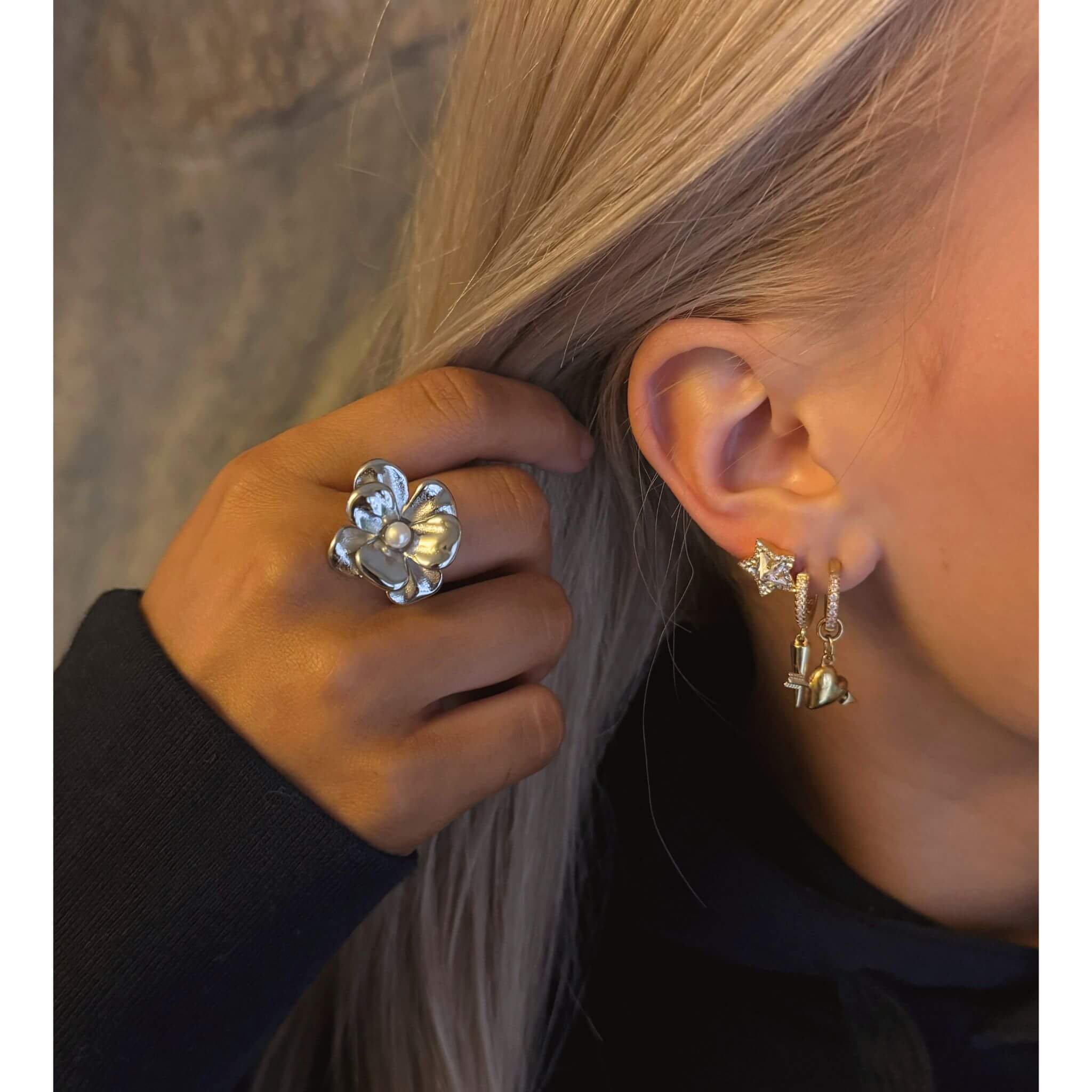 Lilje Ring By Olivia